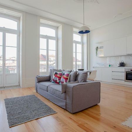 Downtown Spacious Studio Порту Экстерьер фото