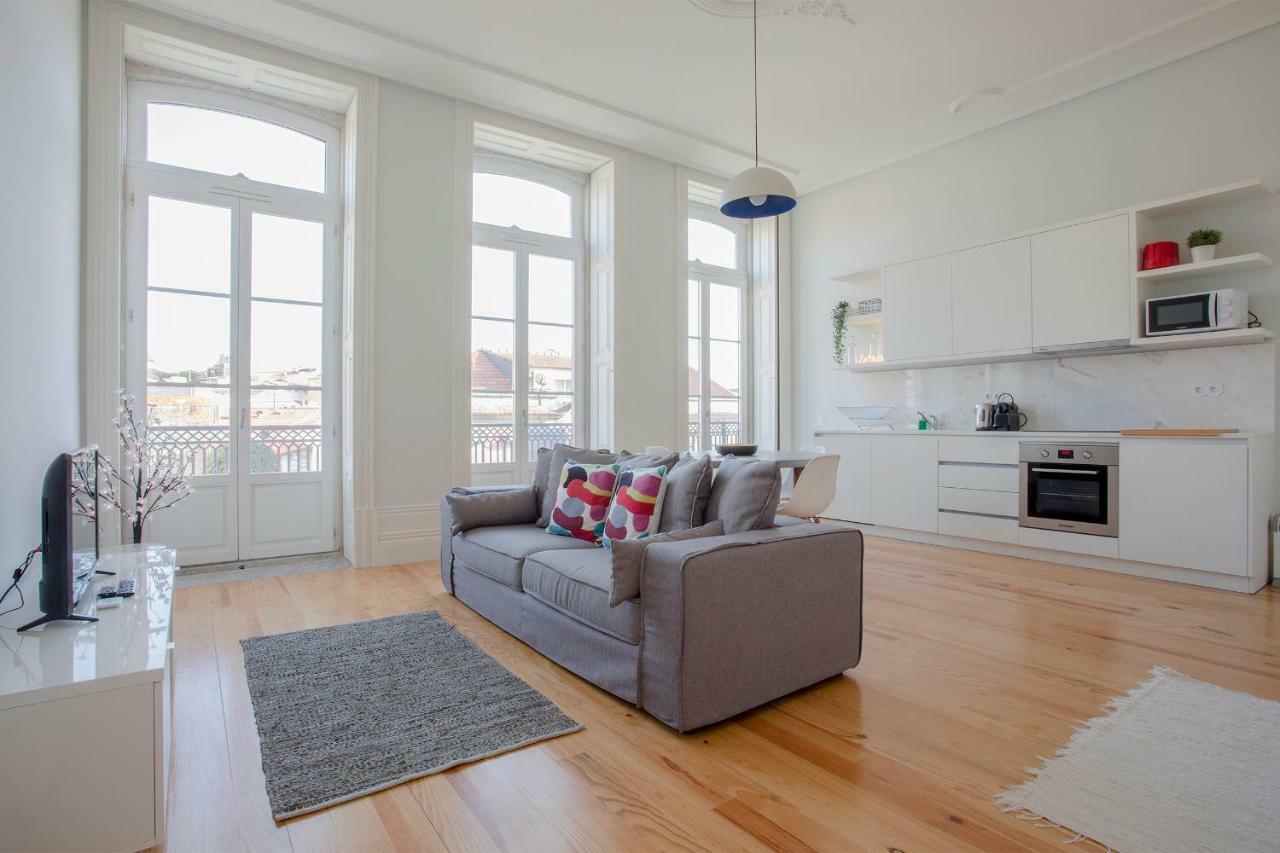 Downtown Spacious Studio Порту Экстерьер фото