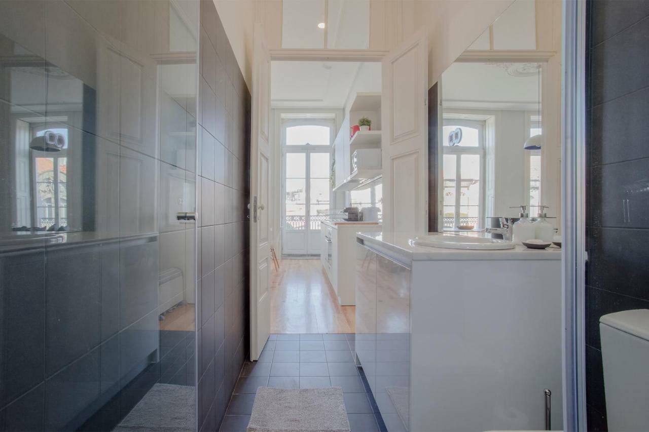 Downtown Spacious Studio Порту Экстерьер фото