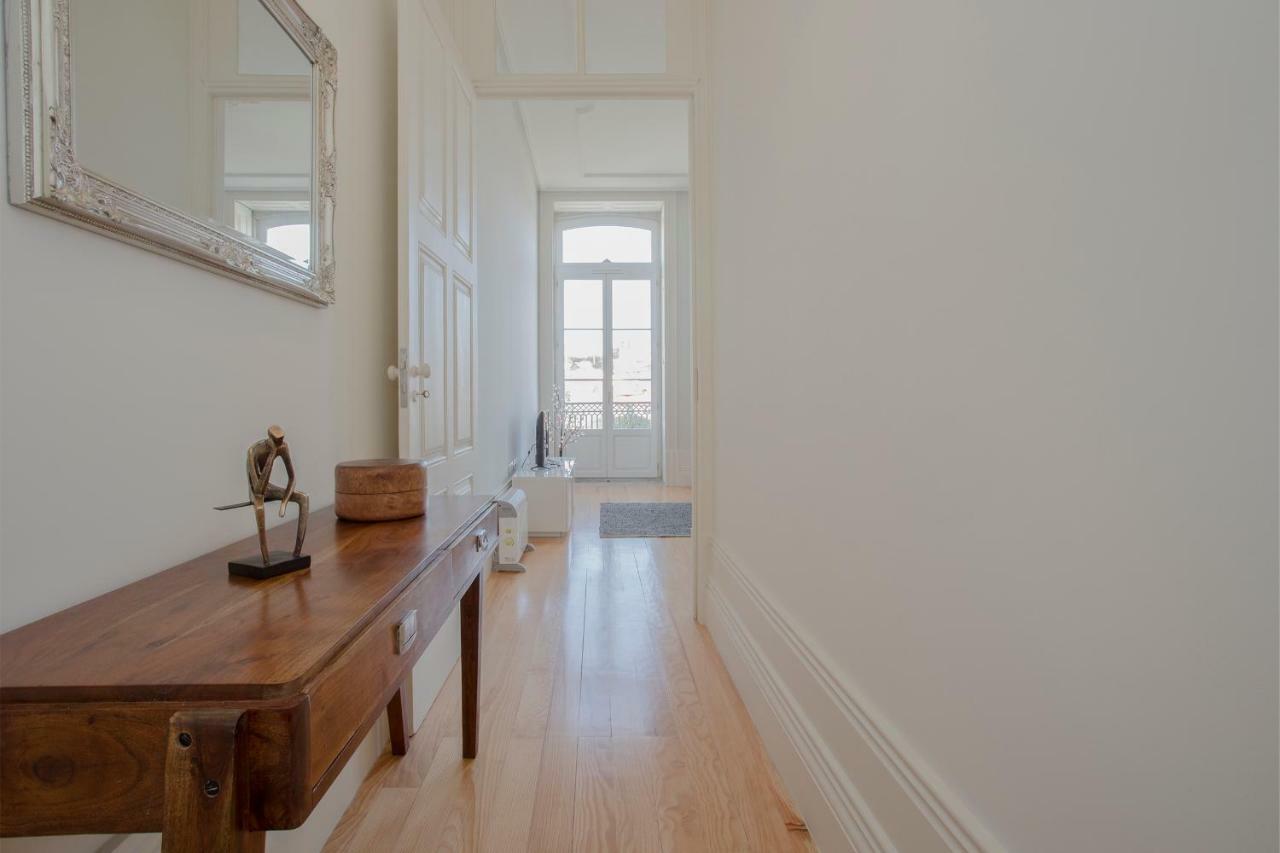 Downtown Spacious Studio Порту Экстерьер фото